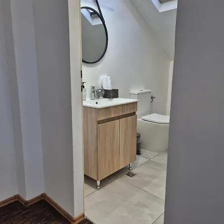 Boutique Old 7 Apartment *