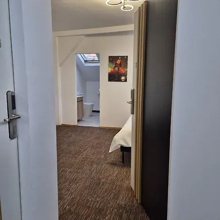 Boutique Old 7 Apartment *