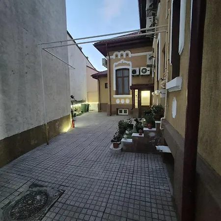 Boutique Old 7 Апартаменти Бухарест