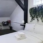 Boutique Old 7 아파트