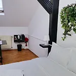 Boutique Old 7 *